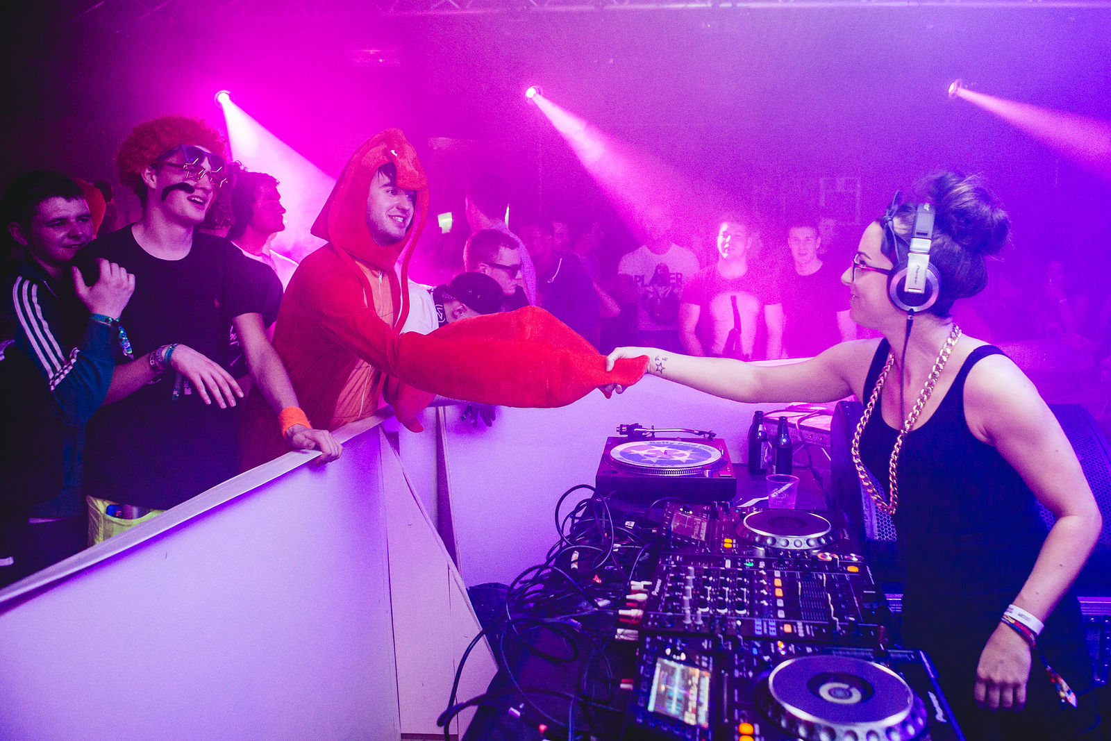 hannah_wants_snowbombing_201406_website_image_phct_standard